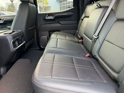 Used 2024 Chevrolet Silverado 1500 High Country image 9