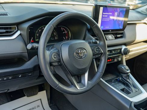Used 2023 Toyota RAV4 XLE Premium AWD/4WD image 21