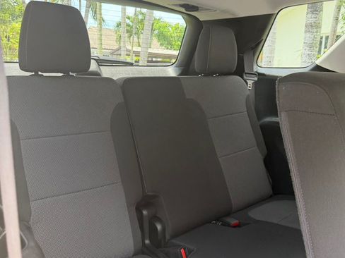 Used 2020 Chevrolet Traverse LS FWD image 13