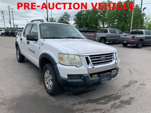 Used 2007 Ford Explorer Sport Trac XLT AWD/4WD image 3