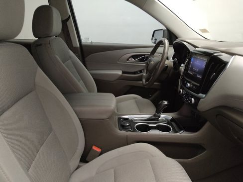 Used 2020 Chevrolet Traverse LT w/ Driver Confidence II Package AWD/4WD image 21