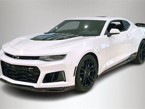 Used 2023 Chevrolet Camaro ZL1 image 2