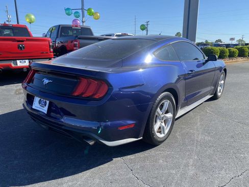 Used 2018 Ford Mustang Coupe RWD image 7