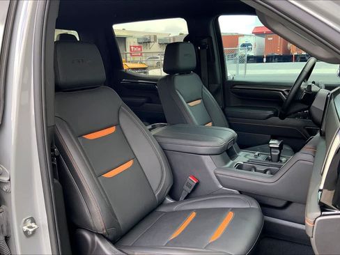 Used 2024 GMC Sierra 1500 AT4 w/ Technology Package AWD/4WD image 13