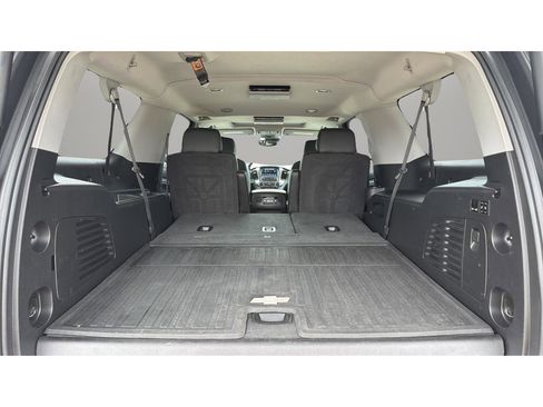 Used 2019 Chevrolet Suburban Premier AWD/4WD image 13