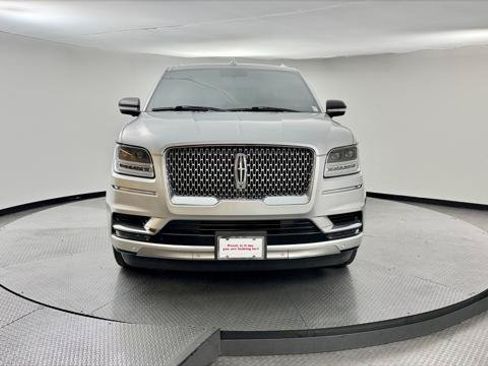 Used 2018 Lincoln Navigator Reserve AWD/4WD image 12