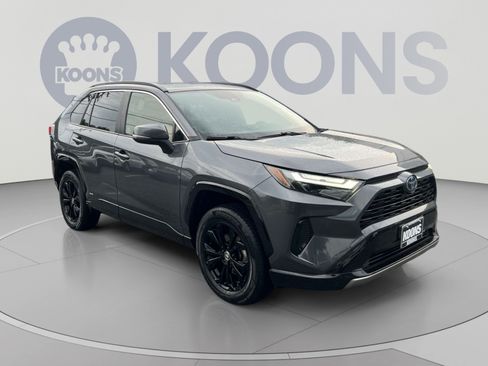 Used 2022 Toyota RAV4 SE w/ Convenience Package AWD/4WD image 10