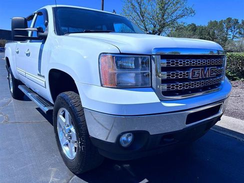 Used 2014 GMC Sierra 2500 SLT w/ SLT Convenience Package AWD/4WD image 6