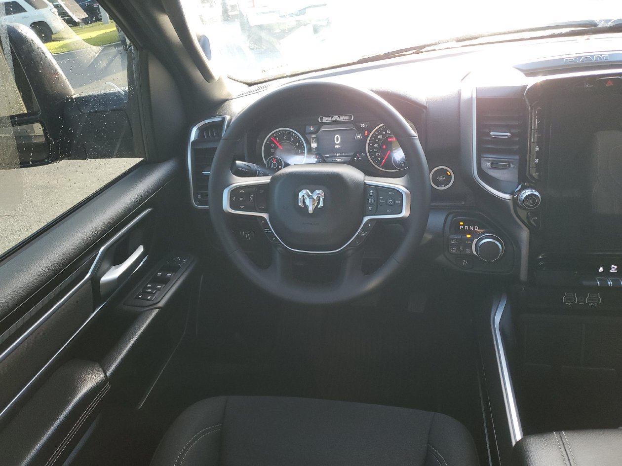 Used 2025 RAM 1500 Big Horn AWD/4WD image 12