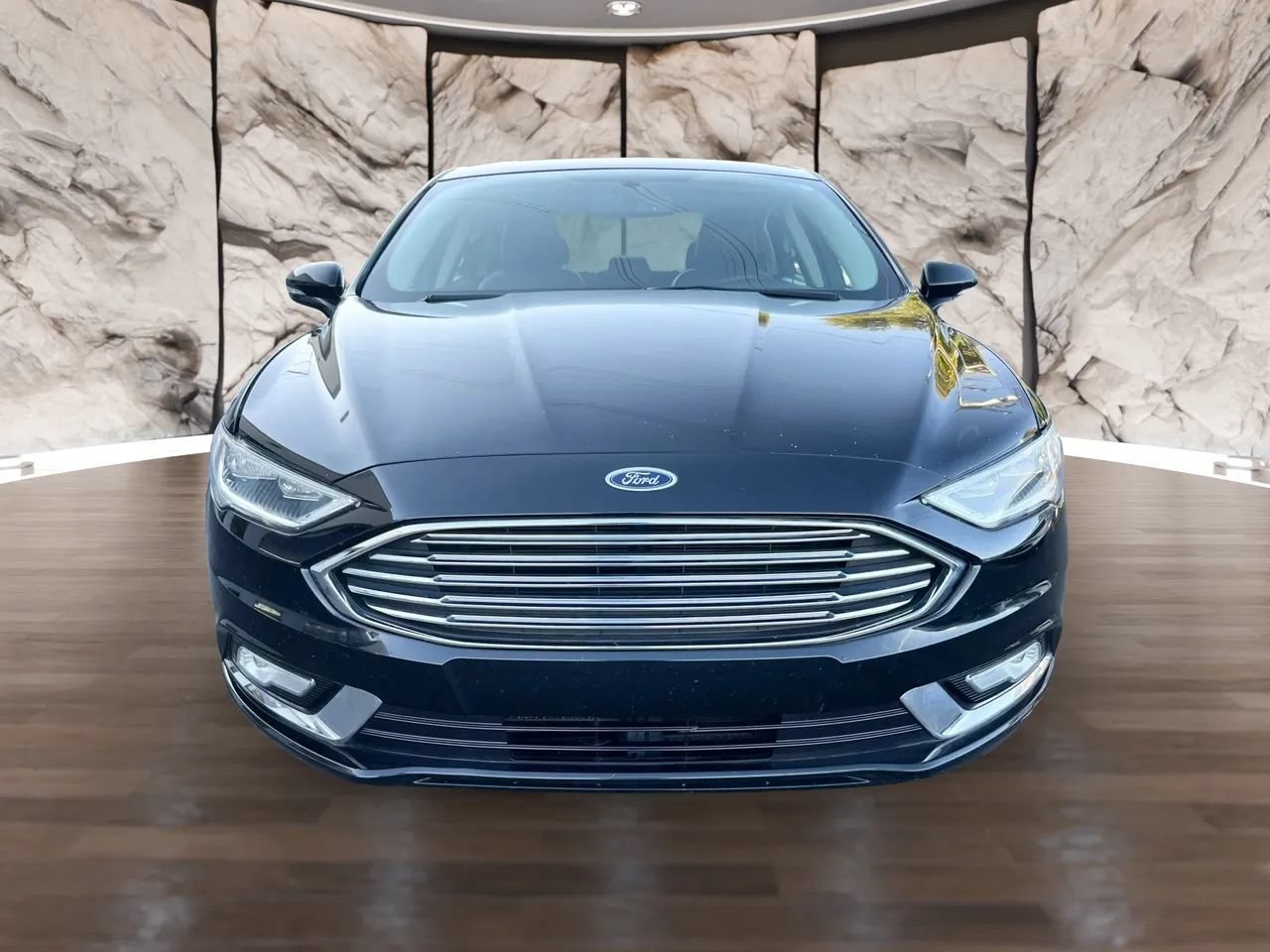 Used 2018 Ford Fusion Titanium FWD image 2