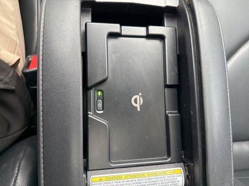 Used 2020 Toyota Highlander XLE image 23