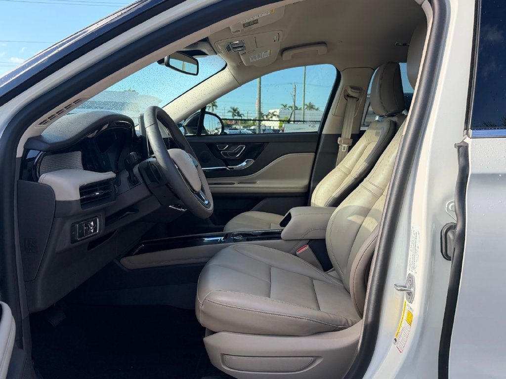 Used 2023 Lincoln Corsair FWD image 7