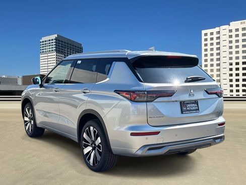 New 2025 Mitsubishi Outlander SEL image 3