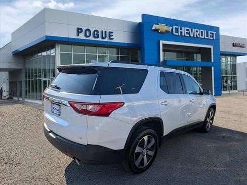 Used 2020 Chevrolet Traverse LT w/ LT Premium Package image 2