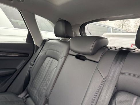 Used 2018 Audi Q5 2.0T Premium Plus w/ Premium Plus Package image 11