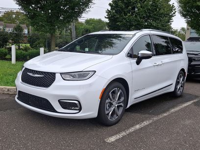 New 2026 Chrysler Pacifica Pinnacle