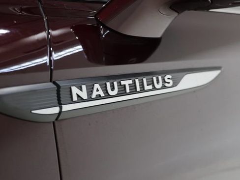Used 2019 Lincoln Nautilus Select AWD/4WD image 13
