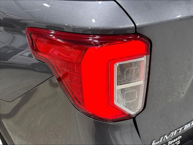 Used 2021 Ford Explorer Limited w/ Equipment Group 301A AWD/4WD image 27