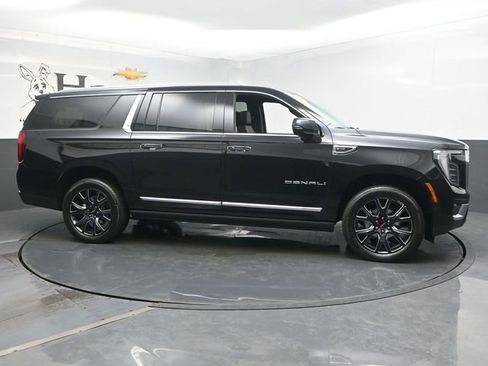 Used 2025 GMC Yukon XL Denali w/ Denali Reserve Package AWD/4WD image 1