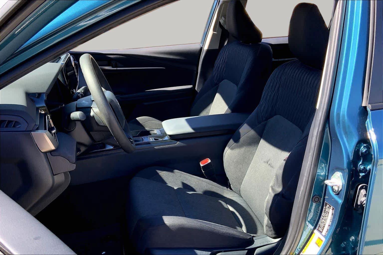 Used 2025 Toyota Camry LE FWD image 8