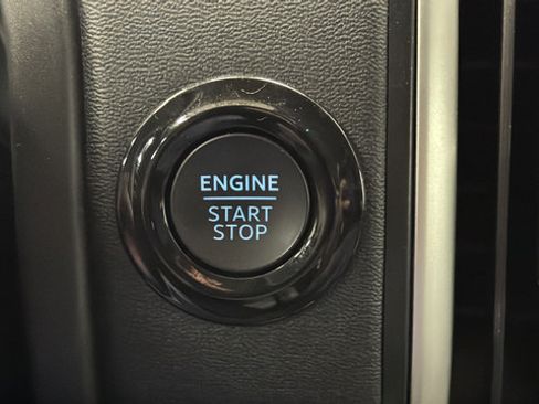 Used 2025 Ford Expedition Active AWD/4WD image 22