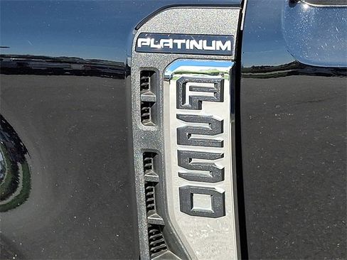 Certified 2024 Ford F250 Platinum image 31