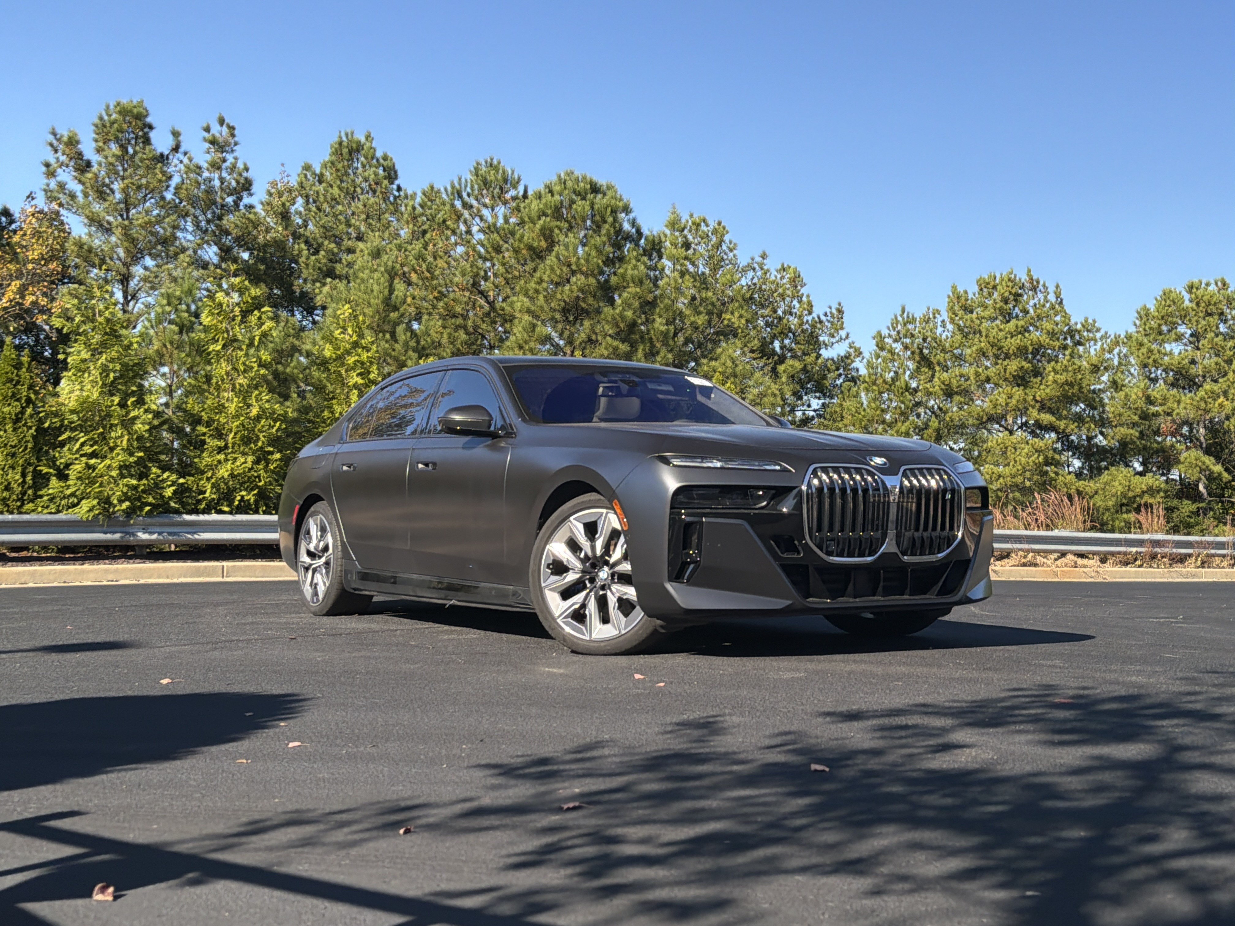 Used 2023 BMW i7 xDrive60 AWD/4WD image 2