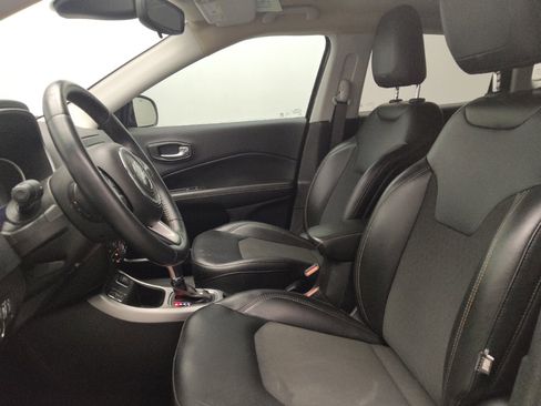 Used 2019 Jeep Compass Latitude FWD image 17