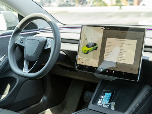 Used 2024 Tesla Model 3 Standard Range RWD image 33