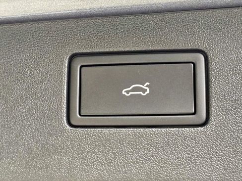 New 2026 Volkswagen Tiguan SE R-Line image 26