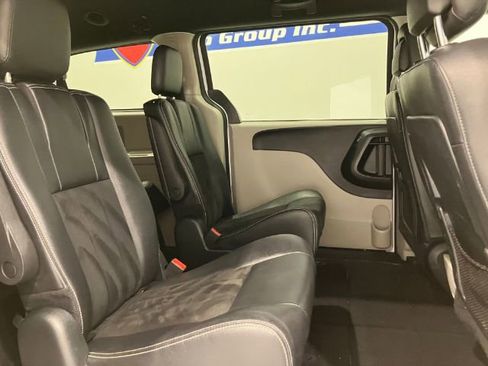 Used 2019 Dodge Grand Caravan SXT image 20