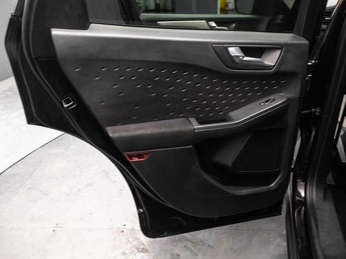 Used 2020 Ford Escape SE image 26