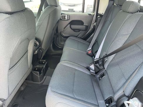 New 2025 Jeep Gladiator Sport image 29