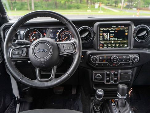 Used 2022 Jeep Wrangler Unlimited Sport AWD/4WD image 13
