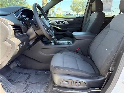 Certified 2023 Chevrolet Traverse LT FWD image 6