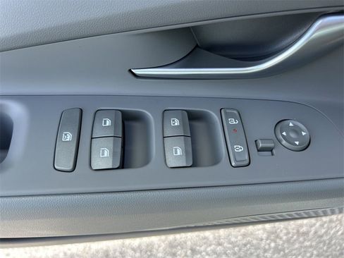 New 2025 Hyundai Elantra SEL image 20