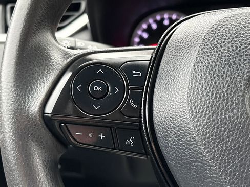 Used 2020 Toyota RAV4 LE image 18