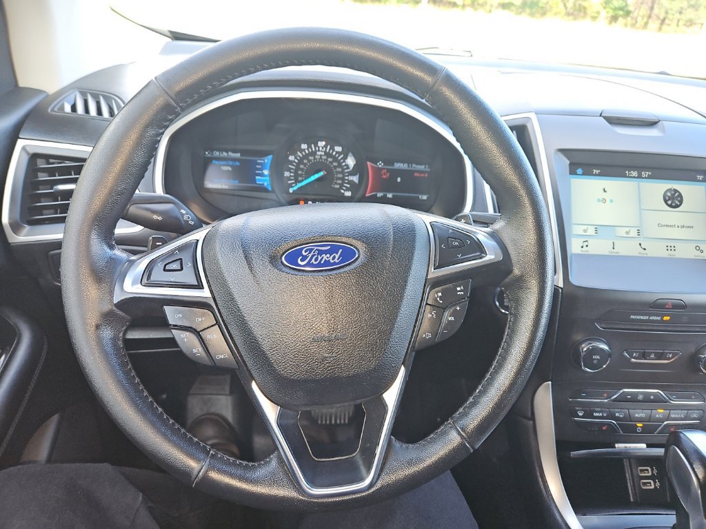 Used 2017 Ford Edge SEL w/ Equipment Group 201A AWD/4WD image 16
