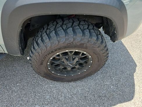 Used 2021 Toyota Tacoma TRD Pro AWD/4WD image 11