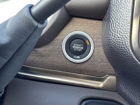 Used 2025 RAM 3500 Longhorn image 35