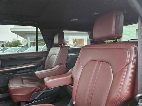 Used 2022 Ford Expedition Limited image 21