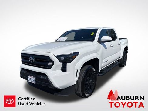 Certified 2025 Toyota Tacoma SR5 AWD/4WD image 4