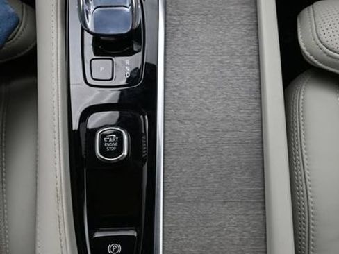 Used 2024 Volvo XC90 B6 Ultimate AWD/4WD image 11