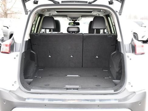 Used 2023 Nissan Rogue Platinum image 28