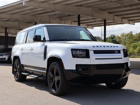 New 2025 Land Rover Defender 130 V8 AWD/4WD image 3