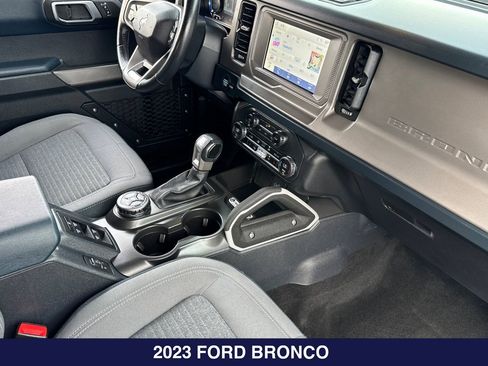 Used 2023 Ford Bronco Outer Banks w/ Sasquatch Package AWD/4WD image 17
