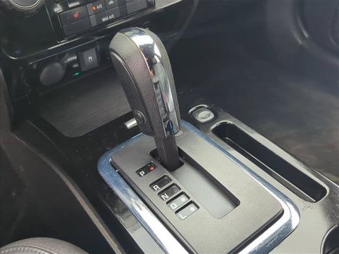 Used 2010 Ford Escape Limited FWD image 21