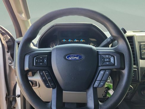 Used 2016 Ford F150 XL w/ Equipment Group 101A Mid AWD/4WD image 5
