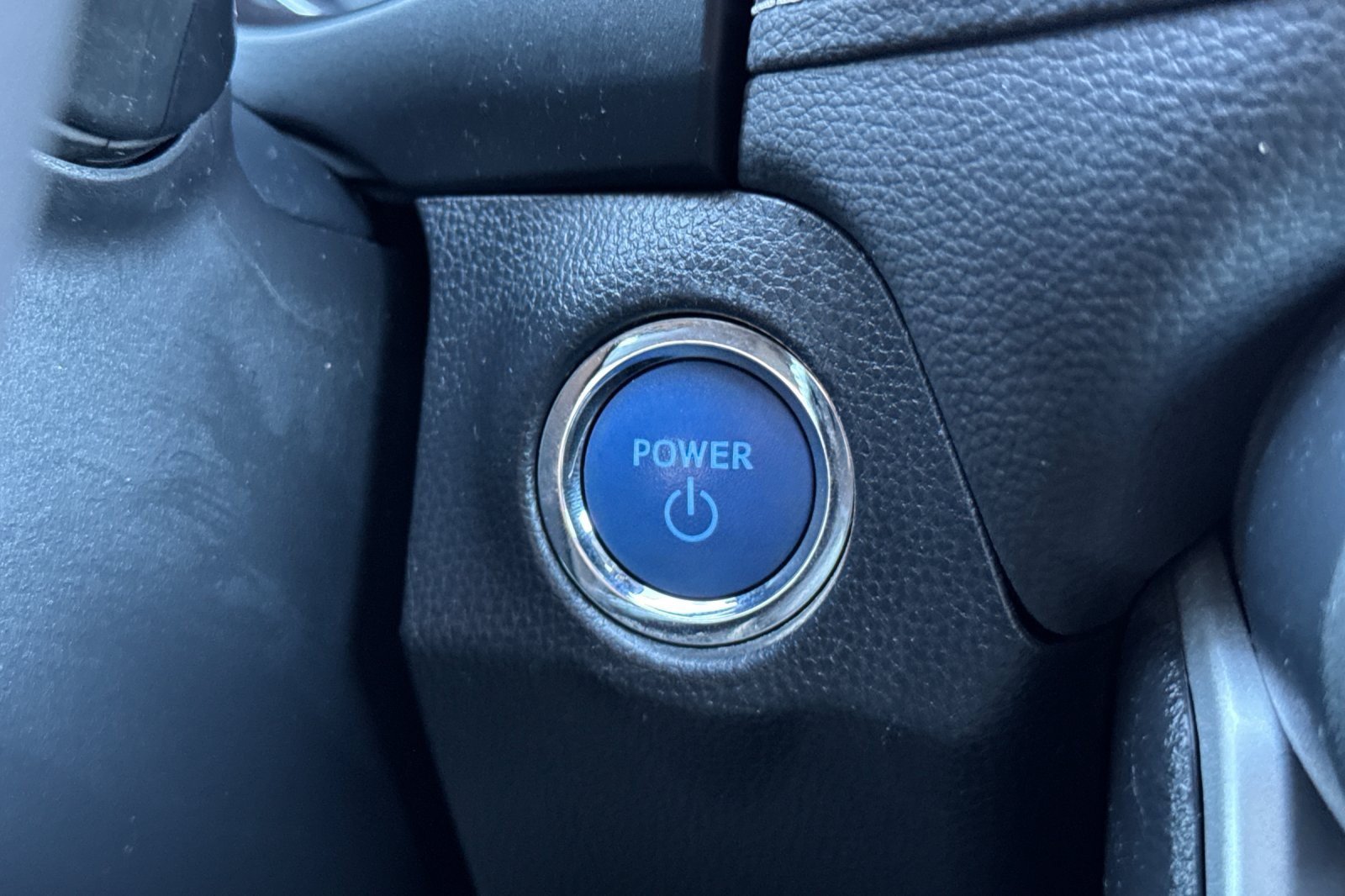 Used 2021 Toyota RAV4 XLE w/ XLE Grade Weather Package AWD/4WD image 21