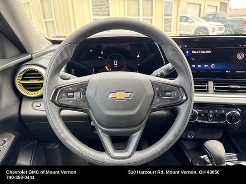 Used 2024 Chevrolet Trax LT image 14